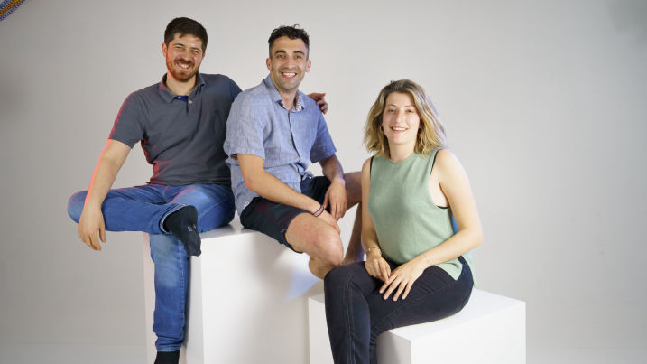Kinship Science Megaphone: Connecting Future Researchers with Active Scientific Mentors – Production Visual Asset #2
